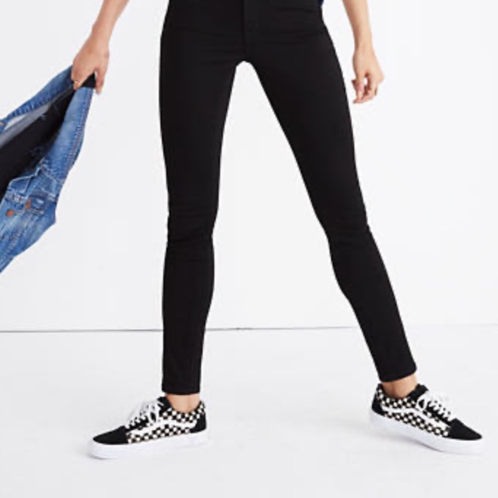 Madewell black roadtripper skinny jeans size 26